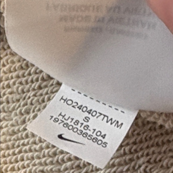 Today only $21 Nike  Hoodie size small oversized fits, medium with  large nwt - Picture 15 of 15
